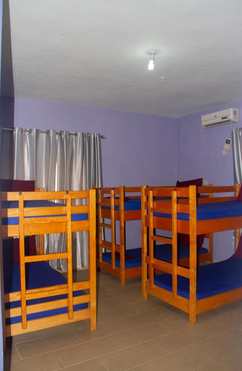 Pink Hostel Accra Ngoại thất bức ảnh